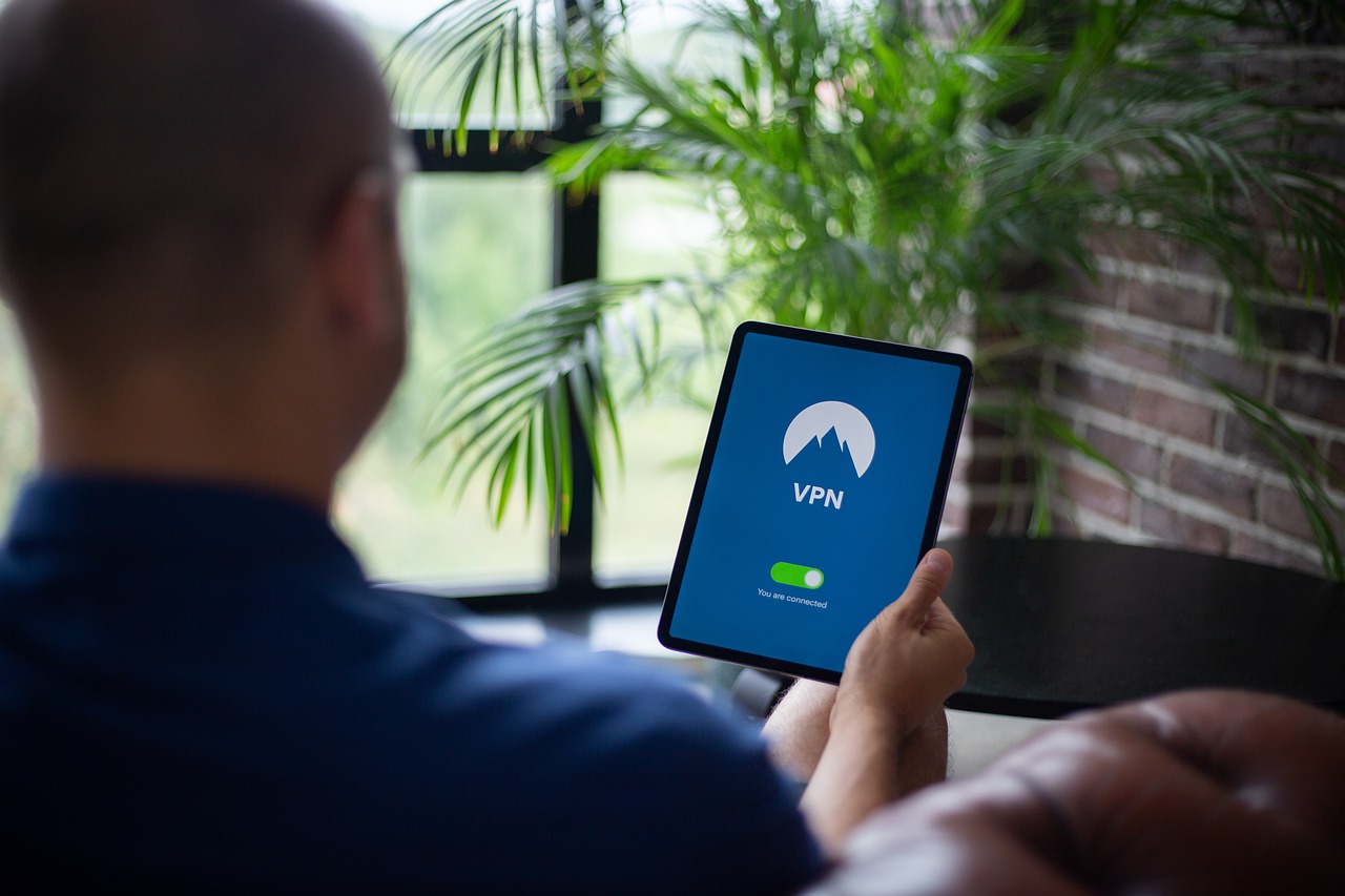 Proxy vs VPN: what are the main differences? - NordVPN